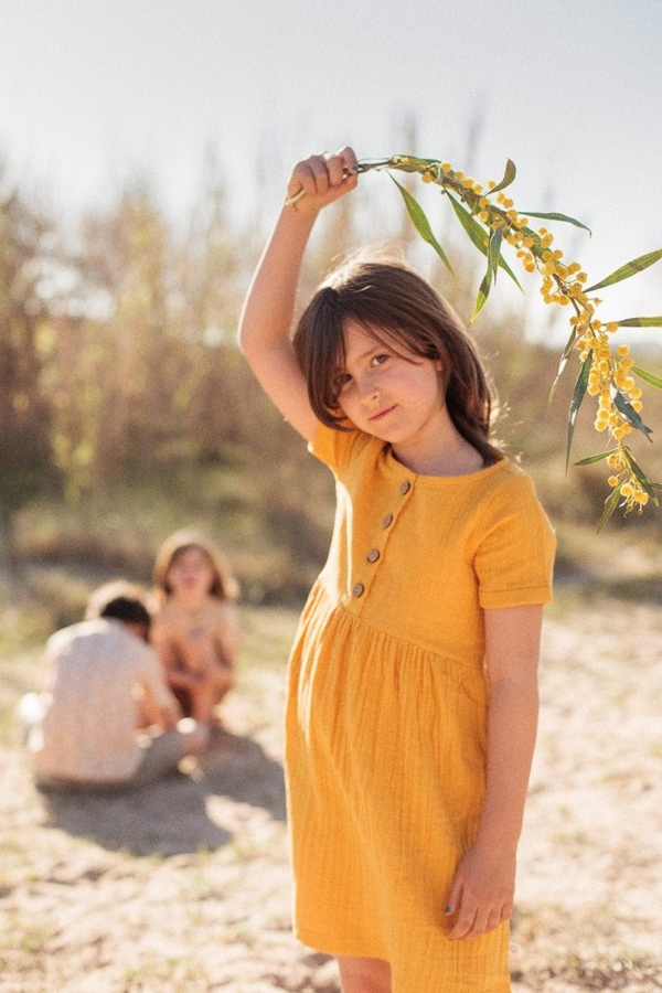 Vestido muselina mostaza