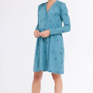 Vestido Camile oversize cruzado color azul ópalo.