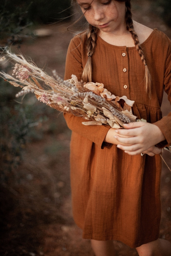 Vestido muselina basic marrón