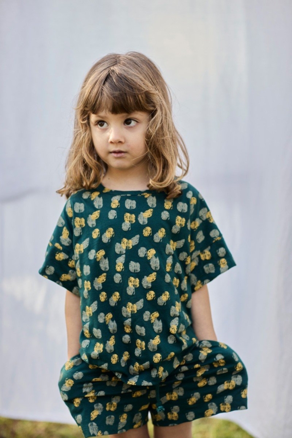 Unisex organic cotton T-shirt Footprints Blue-Green