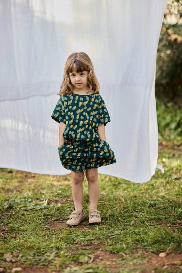 Unisex organic cotton T-shirt Footprints Blue-Green