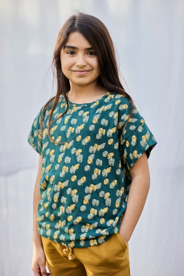 Unisex organic cotton T-shirt Footprints Blue-Green