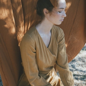 Susana Crossover dress in mustard