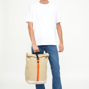 lars-roll-vandra-49039839035736-scaled