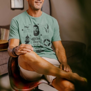 bonito-felix-camiseta-algodon-organico-verde-poseidonia-2