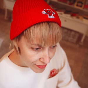 callum-happy-heart-beanie-2