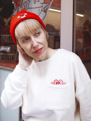 callum-heart-pocket-organic-cropped-sweatshirt-5