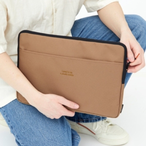 Funda Portátil Capture 13" Camel