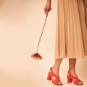 nae-vegan-jasmin-red-pre-loved-2