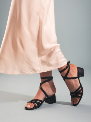 nae-vegan-mina-black-2