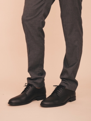 nae-vegan-quinn-black-4