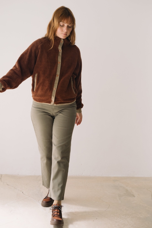 Chaqueta borreguito botones algodón orgánico marrón