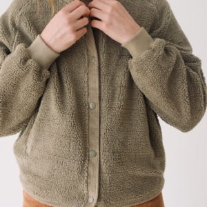 Chaqueta borreguito botones algodón orgánico verde