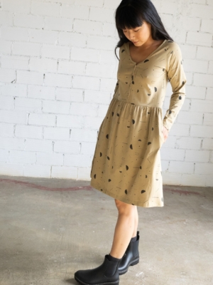 Vestido Giorgia manga ranglán beige lluvia sideral