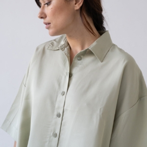 Camisa Hallow oversized Tencel verde jade