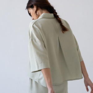 tiralahilacha-hallow-tencel-oversized-shirt-in-green-2