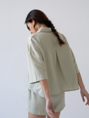 tiralahilacha-hallow-tencel-oversized-shirt-in-green-2