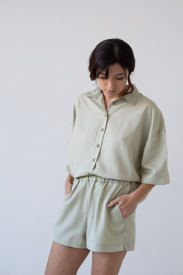 Camisa Hallow oversized Tencel verde jade