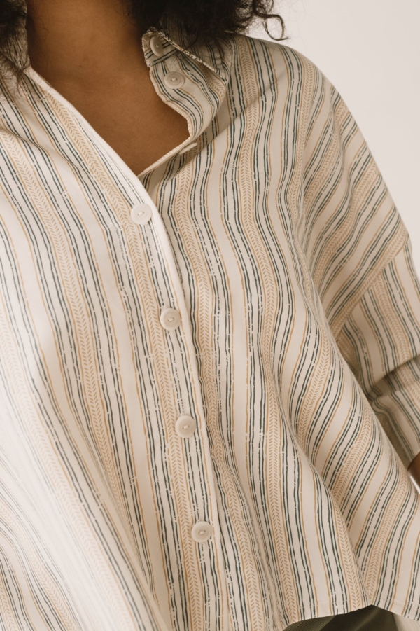 Camisa Hallow oversized Tencel estampado rastro