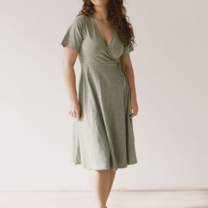 Vestido Helen cruzado verde mimbre