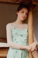 Vestido Irina verde con estampado de cactus.