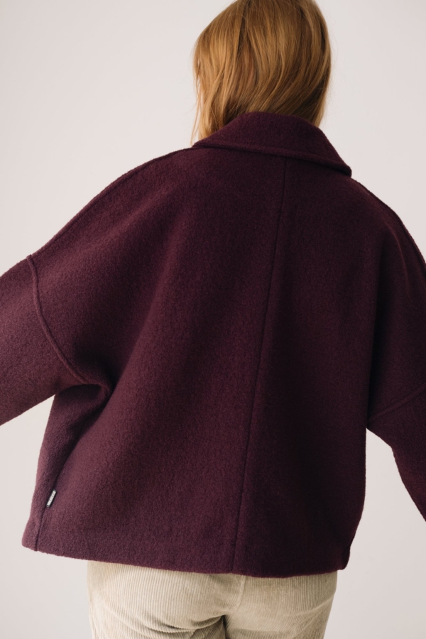 Chaqueta corta 100% lana merino púrpura