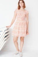 Vestido Moira de manga corta con escote en la espalda y estampado rayas marineras