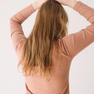 tiralahilacha-organic-high-neck-ribbed-top-in-pink-2