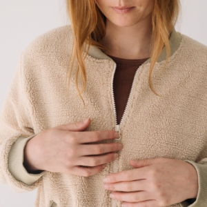 tiralahilacha-organic-sherpa-jacket-in-ecru-color-3