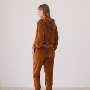 tiralahilacha-organic-velvet-jogger-in-terracotta-2