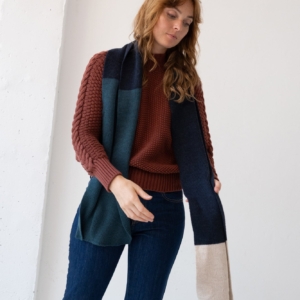 tiralahilacha-tayo-chunky-wool-scarf-in-three-tone-blue-2-2