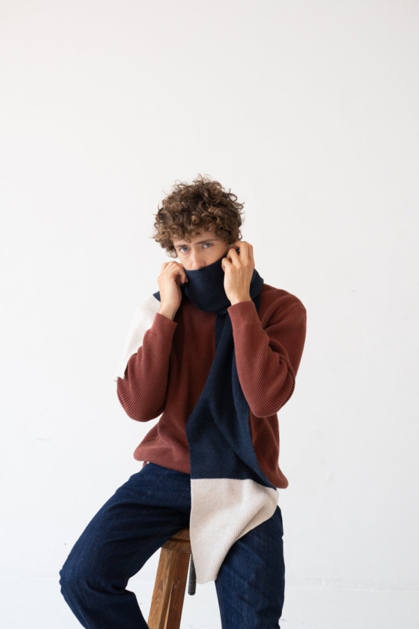 Bufanda Tayo bicolor azul lana merino