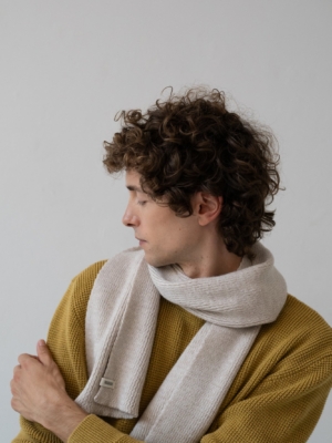 tiralahilacha-tayo-chunky-wool-scarf-in-white-2