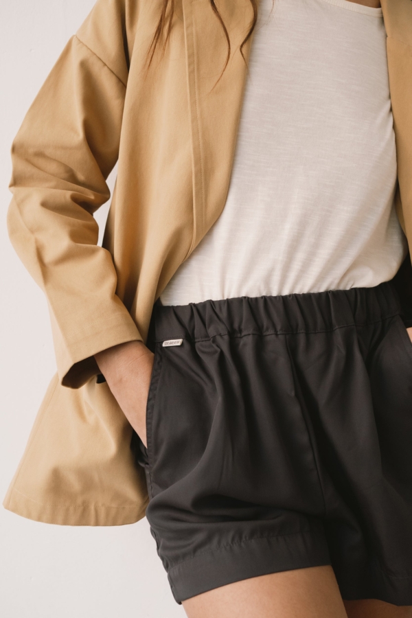 Americana de sarga mostaza