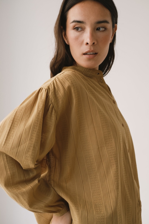 Blusa oversized mostaza