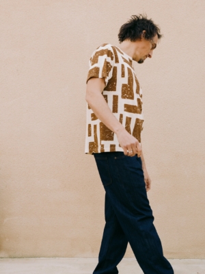 tiralahilacha-camiseta-unisex-estampado-marron-2