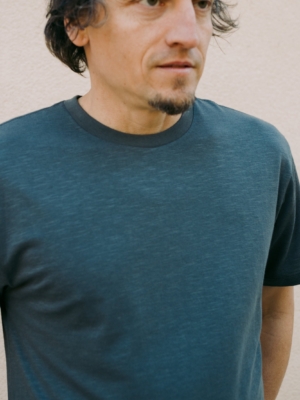 Camiseta unisex gris antracita