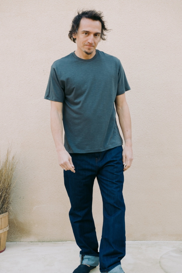 Camiseta unisex gris antracita