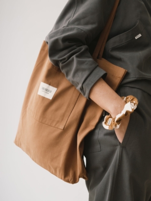 tiralahilacha-coletero-estampado-marron-2