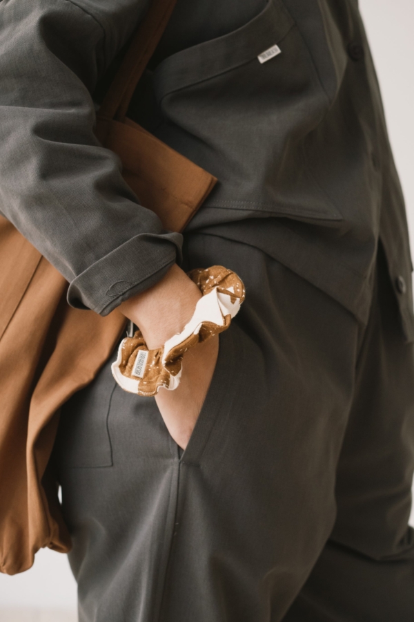 Coletero estampado marrón