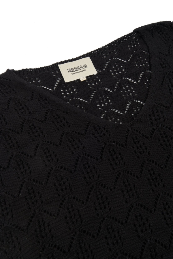Top calado de tricot negro