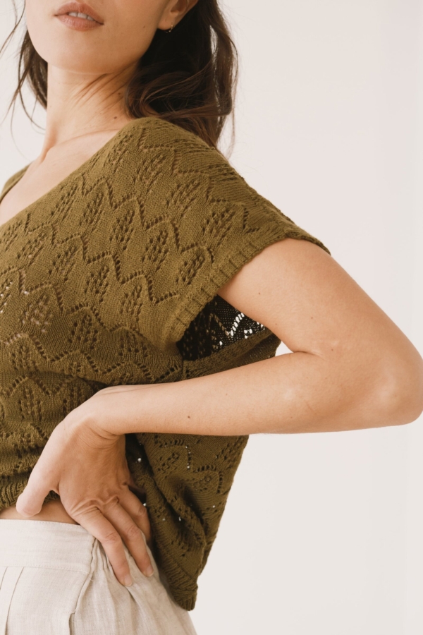 Top calado de tricot verde