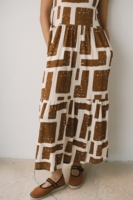 Vestido largo con volantes estampado marrón