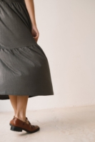 Vestido largo con volantes gris antracita