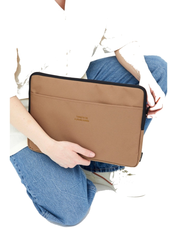 Funda Portátil Capture 15" Camel