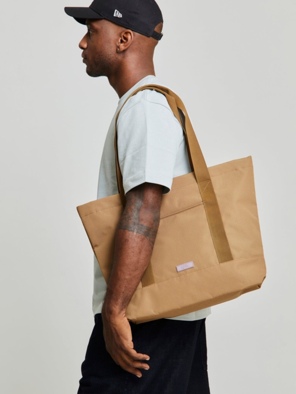 Bolso Tote Strata Toffee Vandra