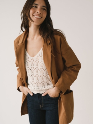 Americana de sarga marrón