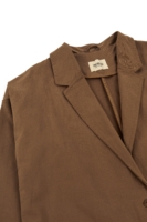 Americana de sarga marrón