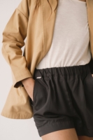 Americana de sarga mostaza