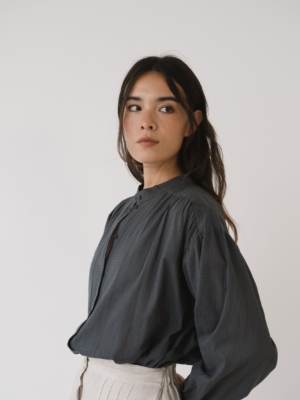 Blusa oversized gris antracita